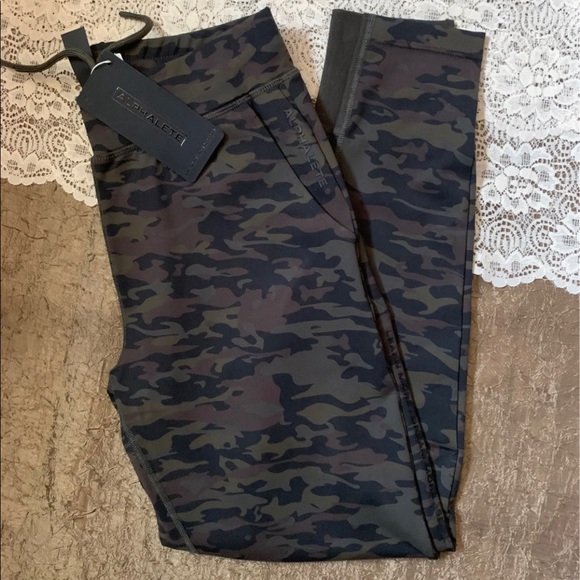 Alphalete Premium Pro-Elite Jogger Muted Camo - Picture 2 of 10